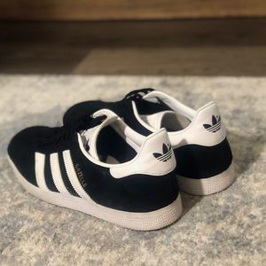 Adidas black & white Gazelle sneaker size 8.5 m